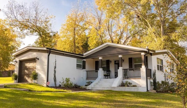 New Hope House! 20 Min to RDU| Outdoor Kitchen! in Raleigh