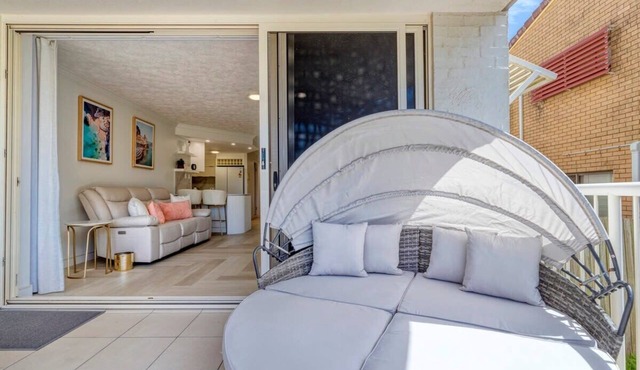 New Lux Apt opposite Buddina patrolled Beach in Buddina