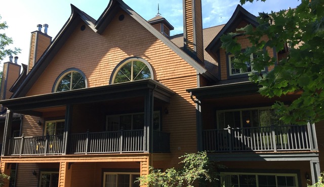 * New!* Mountain Resort Condo with Spa & Pools in Mont-Tremblant