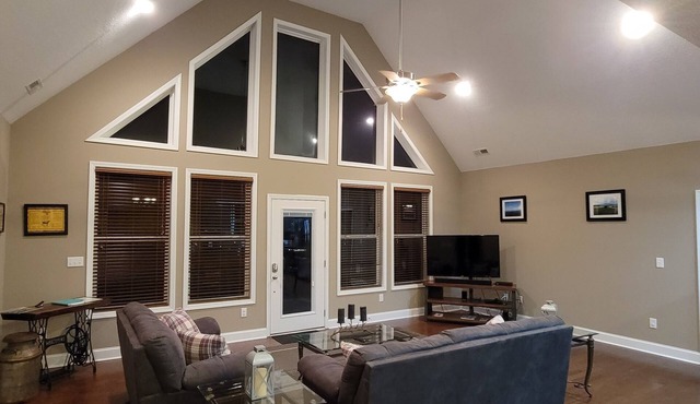 Newly Constructed Mountain Home with Garage!Wonderful Views, yet Close to Town! in Hendersonville