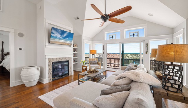 Newly Updated Beautiful 4BR Oceanfront Home with Pool & Hot Tub in Corolla