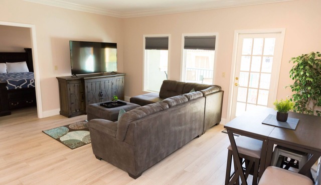 Oasis Condo at Viera Lake Las Vegas with 4 beds! in Henderson