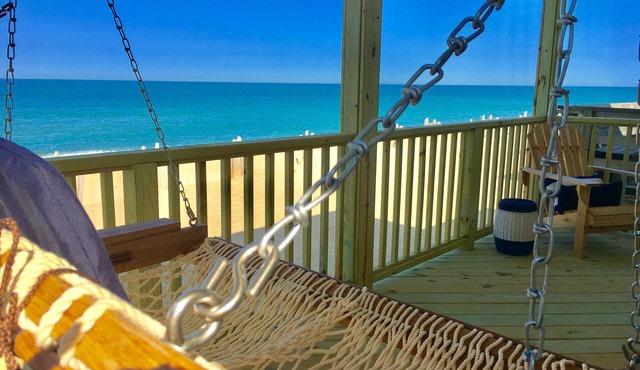 OCEANFRONT OASIS - Beautifully Renovated, Perfect Beach House 💙! in Kitty Hawk