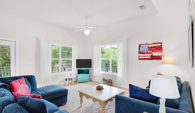 ⭐Only 2 Blocks to Beach~Wraparound Porch + Top Deck~Inlet Rose in Rosemary Beach