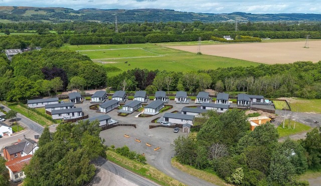 Paddock Lodges| Executive 4 Bed Villa in Perth