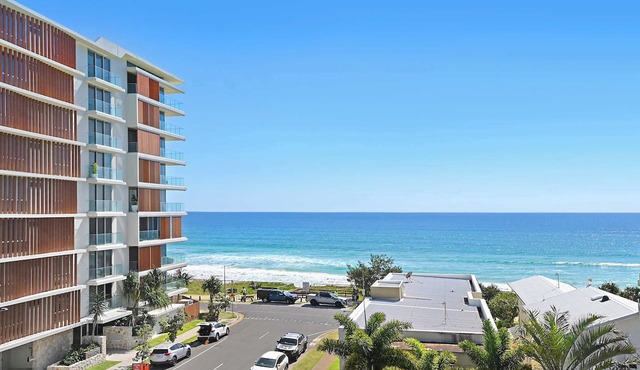 Palm Beachview Luxe Steps to beach & Talle creek in Palm Beach