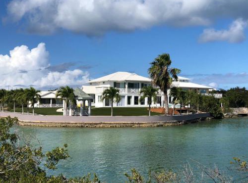 Palm Point Loft in Turtle Cove