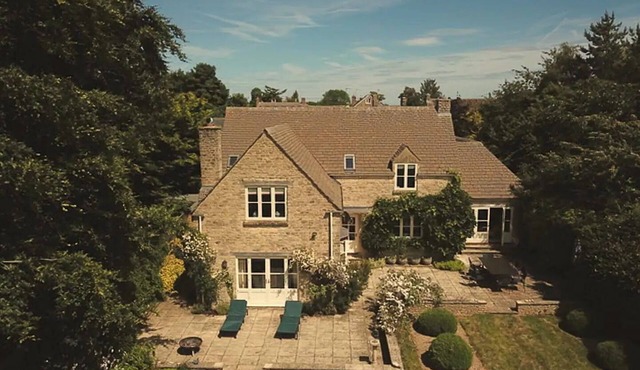 Pass the Keys | Spacious Country Retreat | Stunning Cotswold Views in Great Rollright