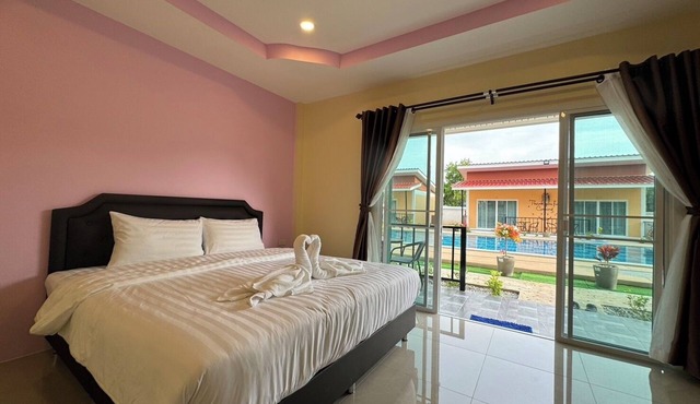 Patcharee Resort in Wichit