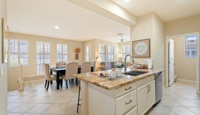 Peaceful Kierland 2BR Condo | Pool, Spa | Free Parking | Golf Access | Gym Walk to Shops & Dining