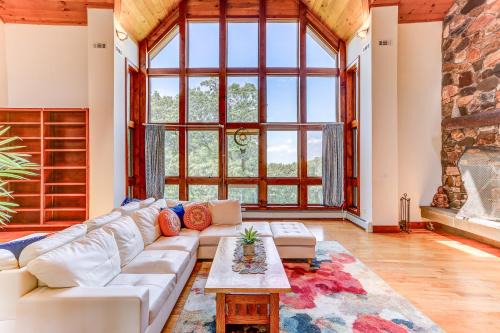 Peaceful Mountian Oasis: Firepit, Hot Tub, Sauna! in Vernon Township