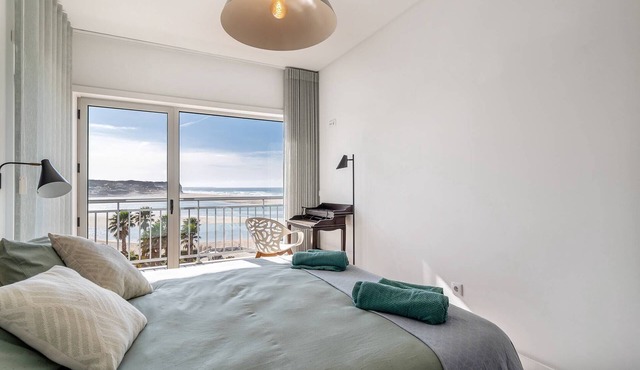 Penthouse with Panoramic Lagoon & Ocean Views in Caldas da Rainha