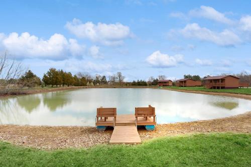 Pet Friendly! Couples Retreat in Southern Illinois in Etherton