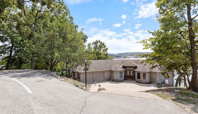 Pet-Friendly Home In The Main Channel w/Breathtaking Sunsets & Lake Views in Lake Ozark