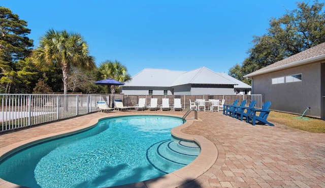 Pet Friendly 🐾 Private Pool | 4 Bikes Included 🚲 Beach Retreat in Miramar Beach