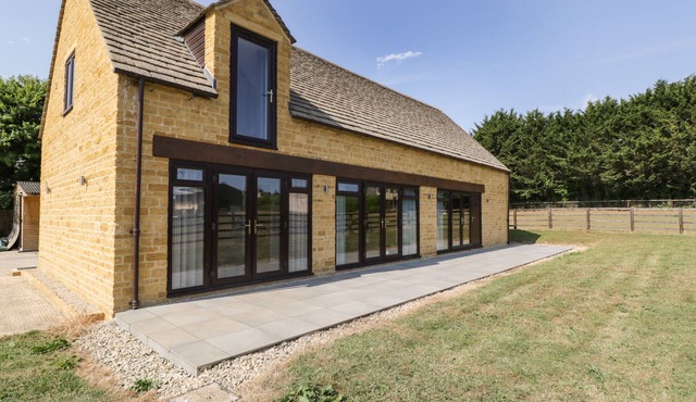 PETALS PATCH, family friendly, with a garden in Lower Slaughter in Cheltenham
