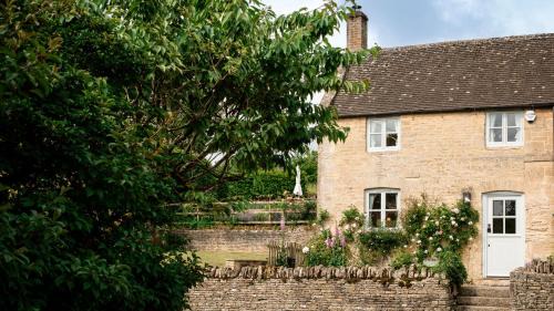 Pickett Cottage in Hampnett