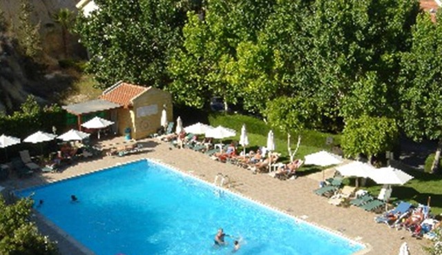 Pissouri Beach - 1 Bed Apt just 100m Pissouri's Blue Flag Beach - Communal Pool in Pissouri