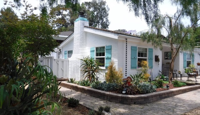 Private Cottage! Easy Walk Through The Park To Encinitas And Moonlight Beach. in Encinitas