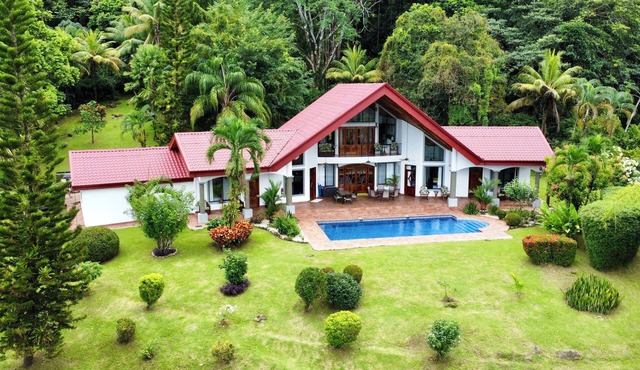 Private Paradise - Lovely, spacious home with large pool and ocean view