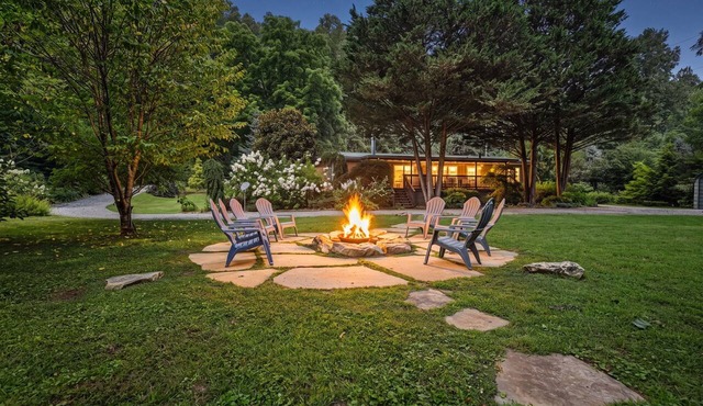 Private Tuckaseegee River 4 Bedrm House Trout fishing, Tubing, Firepit, Parking in Sylva