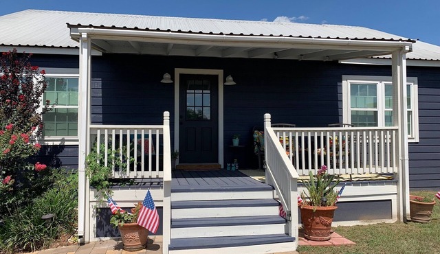 Quiet Comfortable Country Cottage Retreat in Hempstead