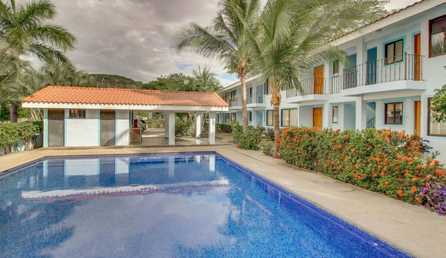 Recently Remodeled Condo with WiFi & Pool - Walk to Beach & Restaurants in Playas del Coco