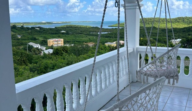 Relaxing,modern& exclusive oceanview Villa. 3BR+2BA.Sleeps 6.Close to everything in Saint George