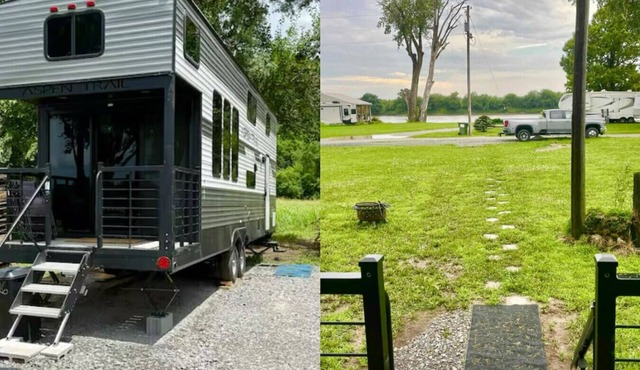 Riverfront Tiny Home 3 bed w/ Firepit and a View! in Saint Joseph