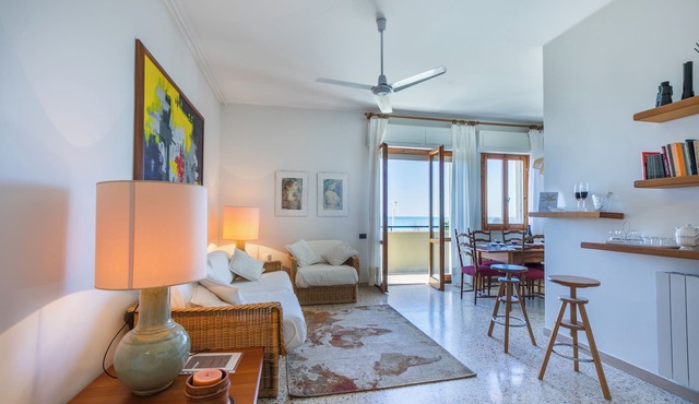 Rossetti 3 - Two Bedroom Apartment, Sleeps 4 in Marina di Cecina