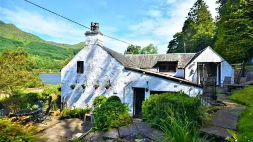 Rowantree Cottage in Arrochar