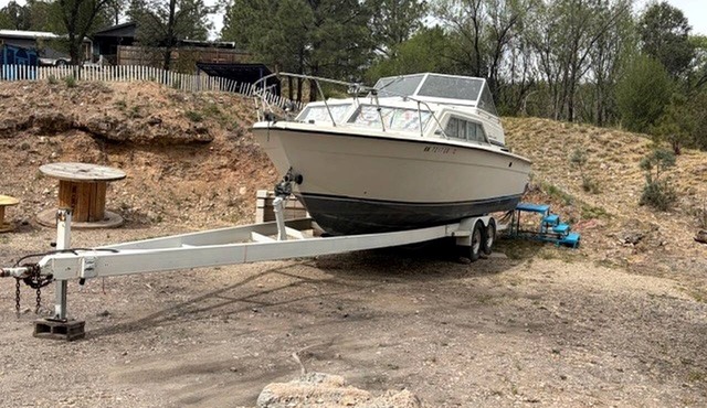 Rustic Boat Glamping Retreat with Mountain Views near Rio Peñasco in Mayhill, New Mexico