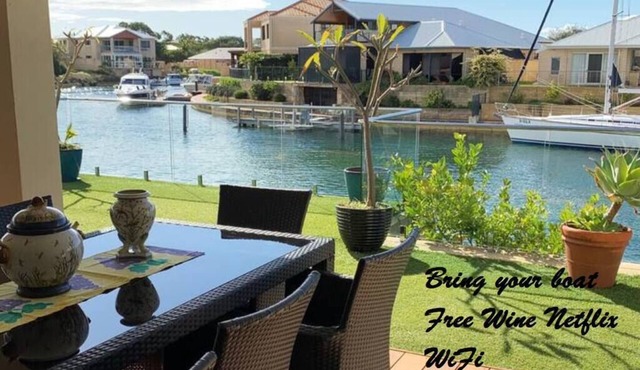 Sandpiper Island Tranquil Waterfront Views & Jetty in Wannanup