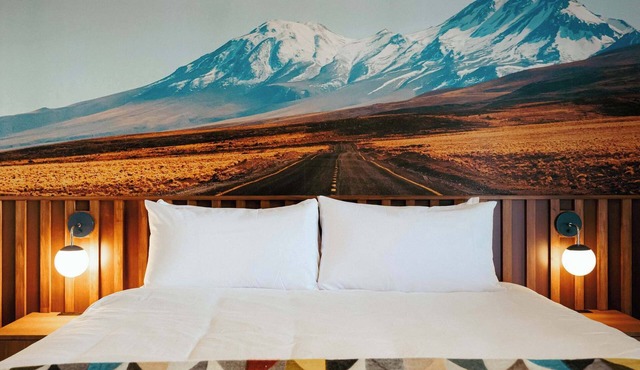 Scenic Roadside Rest | La Vista Motel | 105 in Denver