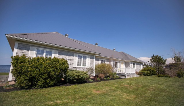 Sea escape ocean front paradise in Amherst