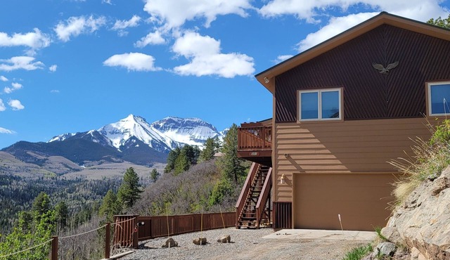 Secluded Mountain Home - 2 Master Suites, a 3rd bedroom and 3 full baths in Ridgway