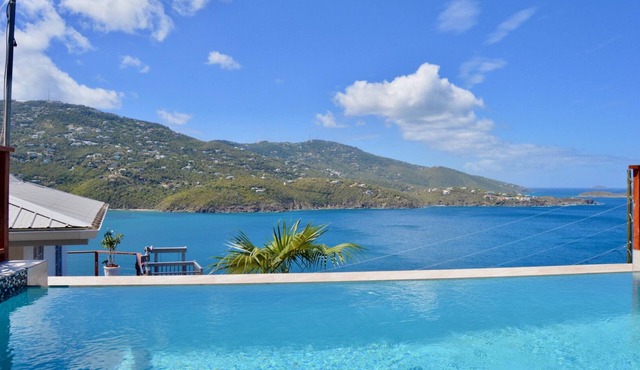 Secluded peterborg Villa-July 4 open! Enjoy sweeping views of Magens bay in St.Thomas
