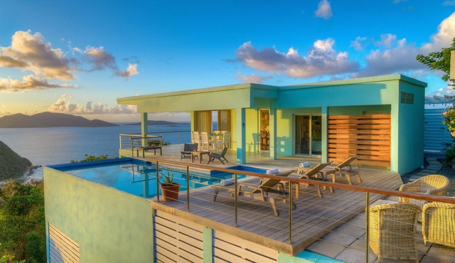 SEVEN TEN - coastal vibes, fab layout & fun times for the perfect vacation