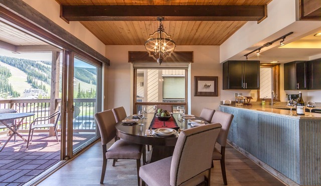 Ski In/Ski Out Comfy Condo At Big Sky Resort! Mountain Views! in Big Sky