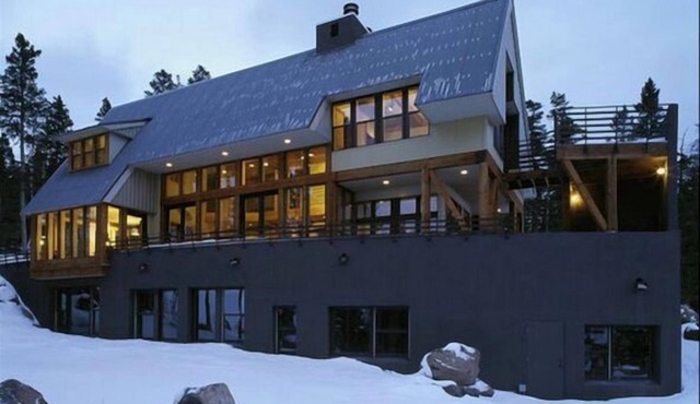 Ski-in/Ski-out | Luxury | Hot Tub | Modern Chalet in Angel Fire