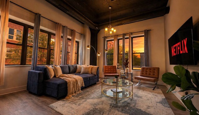 South Loop Chicago 3BR Corner Suite Near Museum Campus & Millennium Park in Chicago