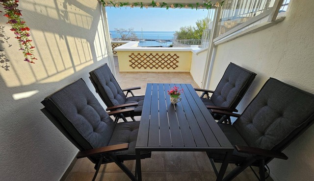 Spacious 2-bed apartment on the beach & a Sea-view large terrace in Balchik