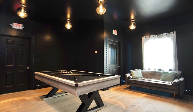 Spacious 5 bedroom Modern Rental w/ POOL TABLE in Plattsburgh