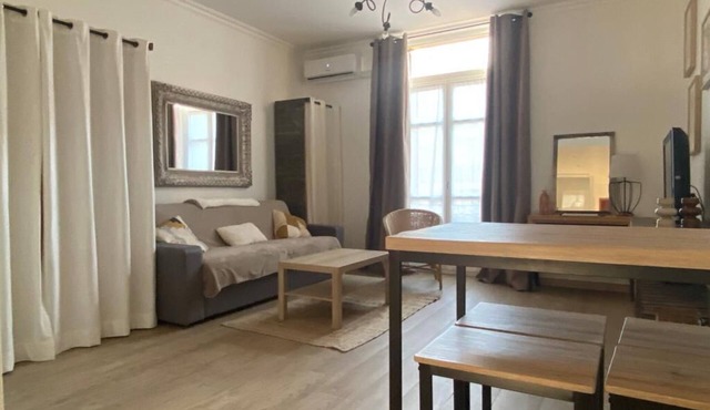Spacious studio, ideally located in Menton