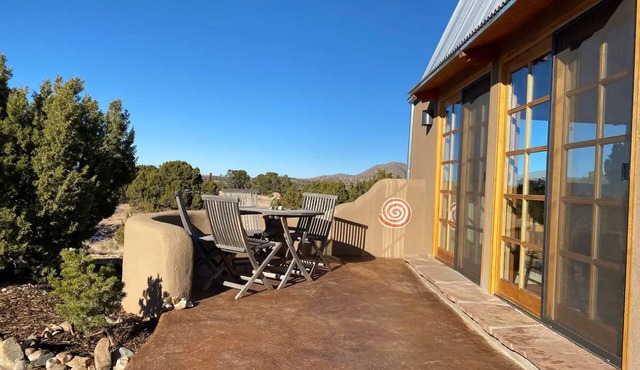 Spectacular Views - Artist Barn on the Turquoise Trail
