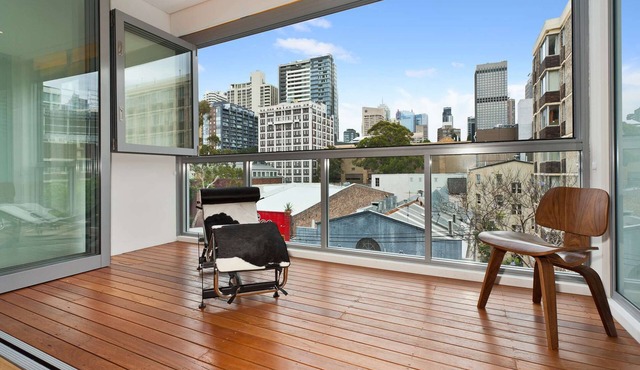 Split-Level Executive 2BR Darlinghurst Apartment with a New York Feel in Darlinghurst