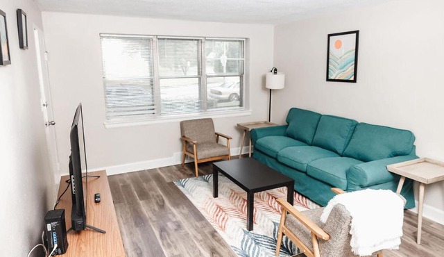 St Louis Perfect Getaway in a Central Location in Olivette