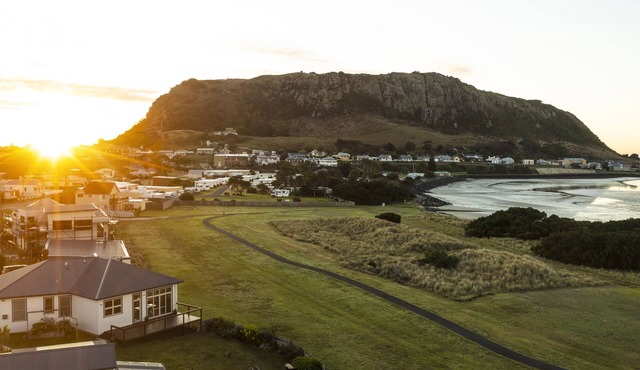 Stanley Beach House with Stunning Views of the Nut! in Stanley