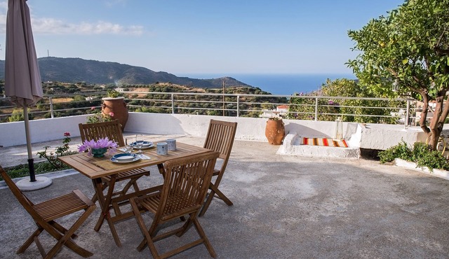 Sterei Mökki traditional house Amazing Seaview in SITIA