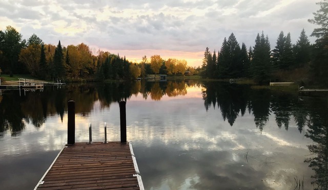 Still Cove Cabin, Lakefront Serenity